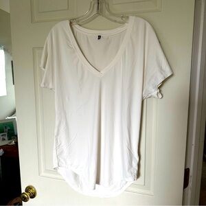 P’tula Vivian v neck tee